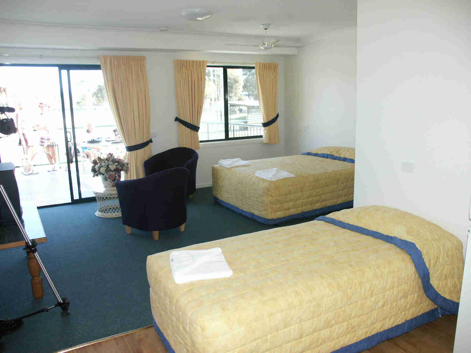 T's Resort and Motel Room