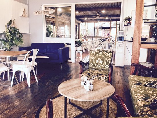 Beachouse Cafe Lounge