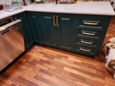 Roberto's - Green Licorice Respray + Handles