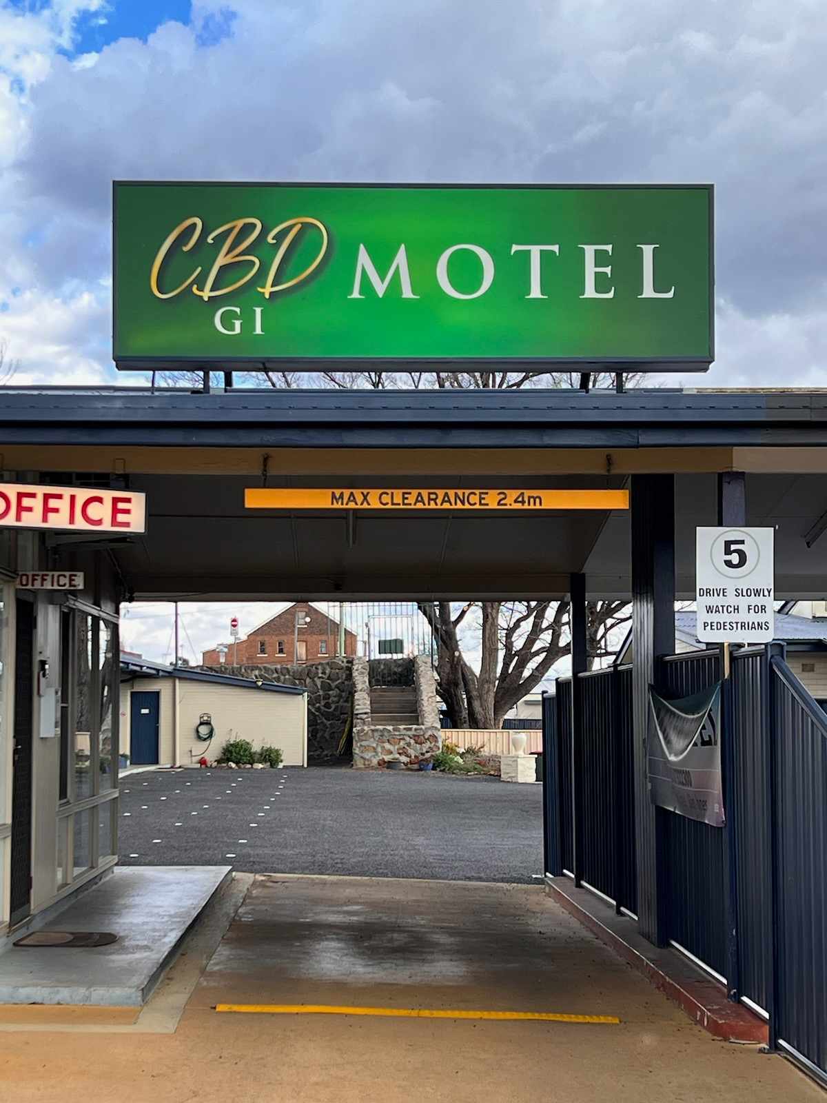 CBD GI Motel - Sign 002
